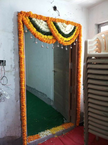 Pelli Door Decoration